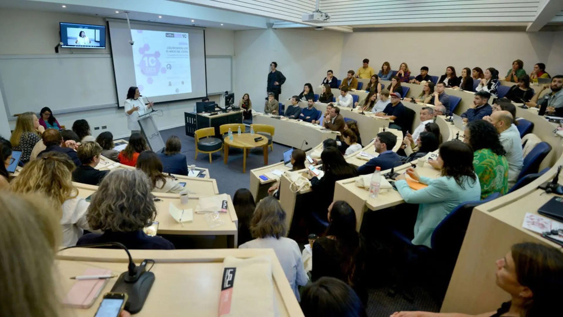 CEFIS UAI celebra sus 10 años trabajando por la filantropía de Chile y la región